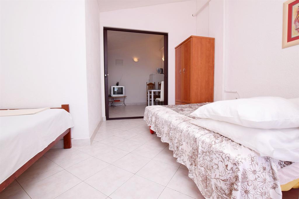 Apartments Dubravka ピサック エクステリア 写真